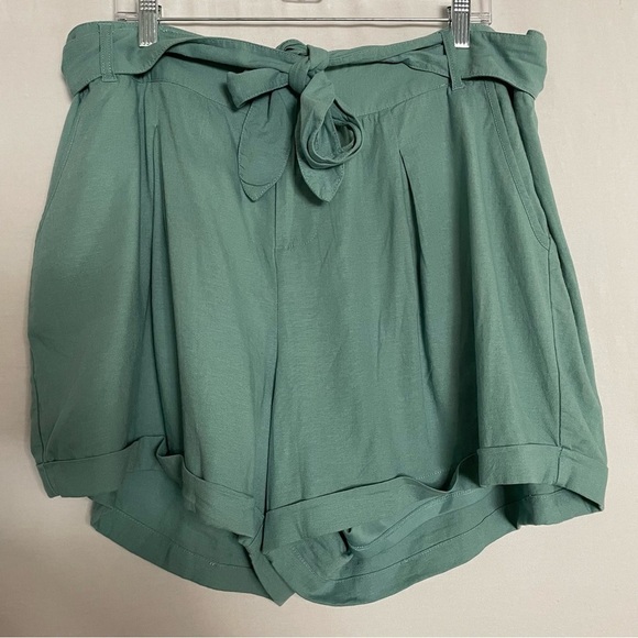 Torrid Linen Blend Boho Pull-On 3.5 Inch High-Rise Tie-Front Short Size 18 - Picture 6 of 16